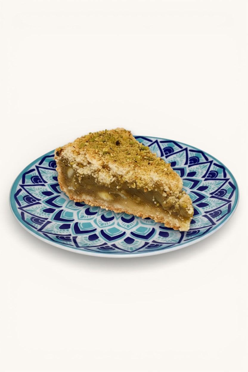 Сбричола (маслени трохи, шам фъстък, лайм, бял шоколад)